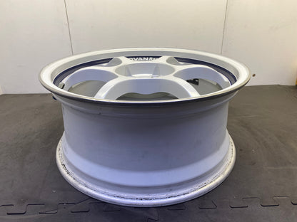 Advan RG White