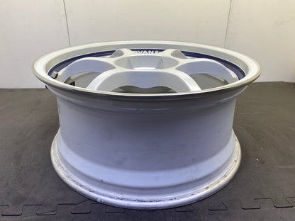 Advan RG White