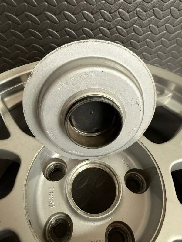 209-centre-cap-2